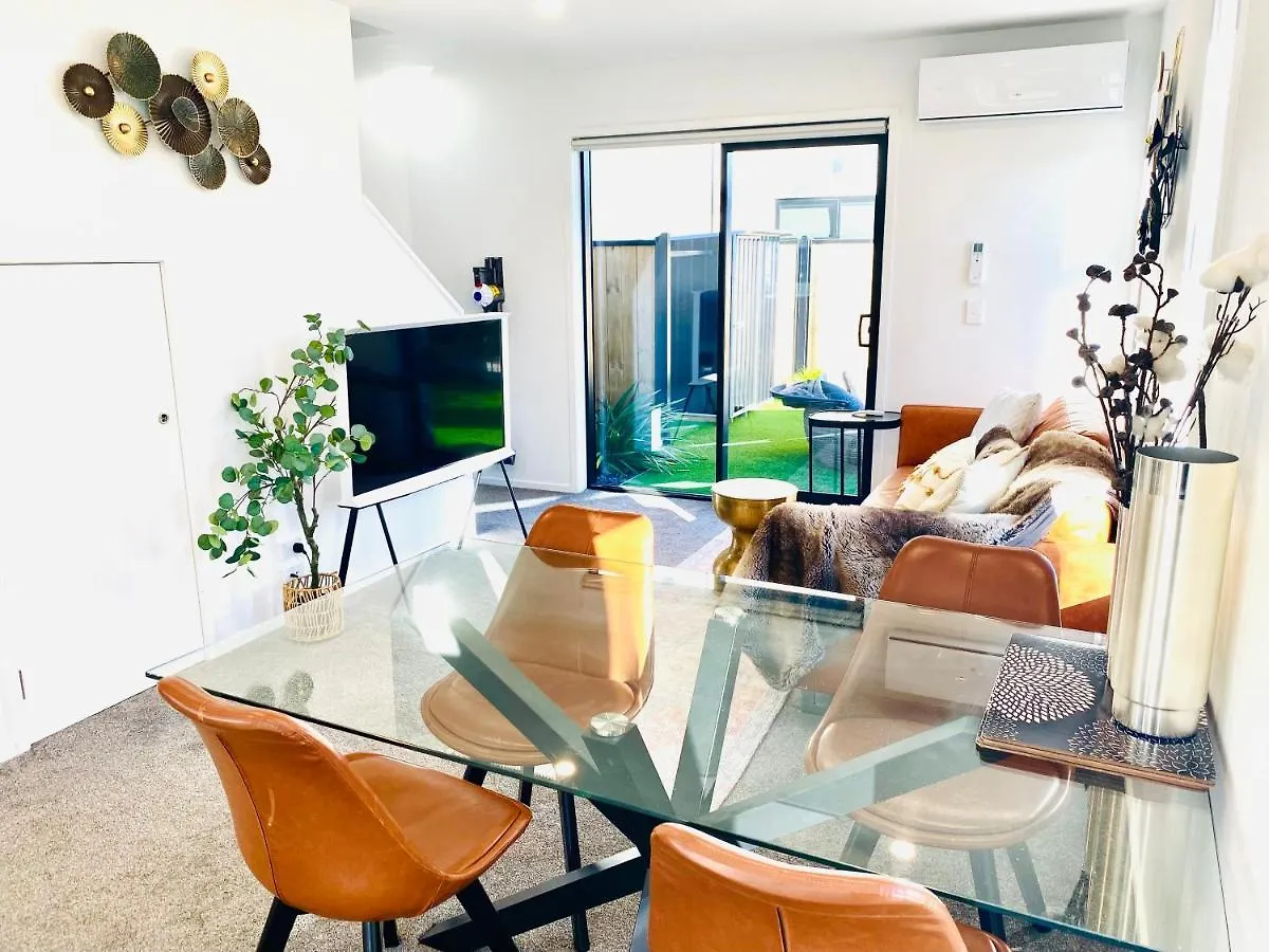 Christchurch Cbd Luxury Townhouse